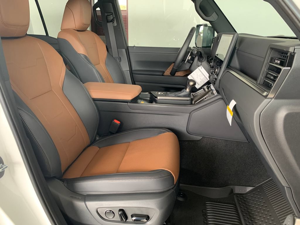 Used 2026 Lexus GX 550 w/ Accessory Package (2T) AWD/4WD image 10