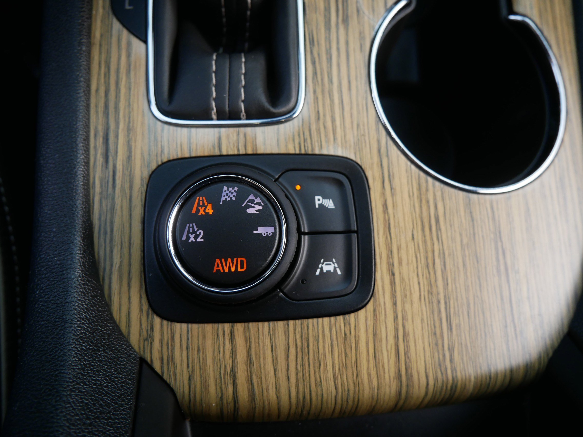 Used 2018 GMC Acadia Denali w/ LPO, Floor Liner Package image 32