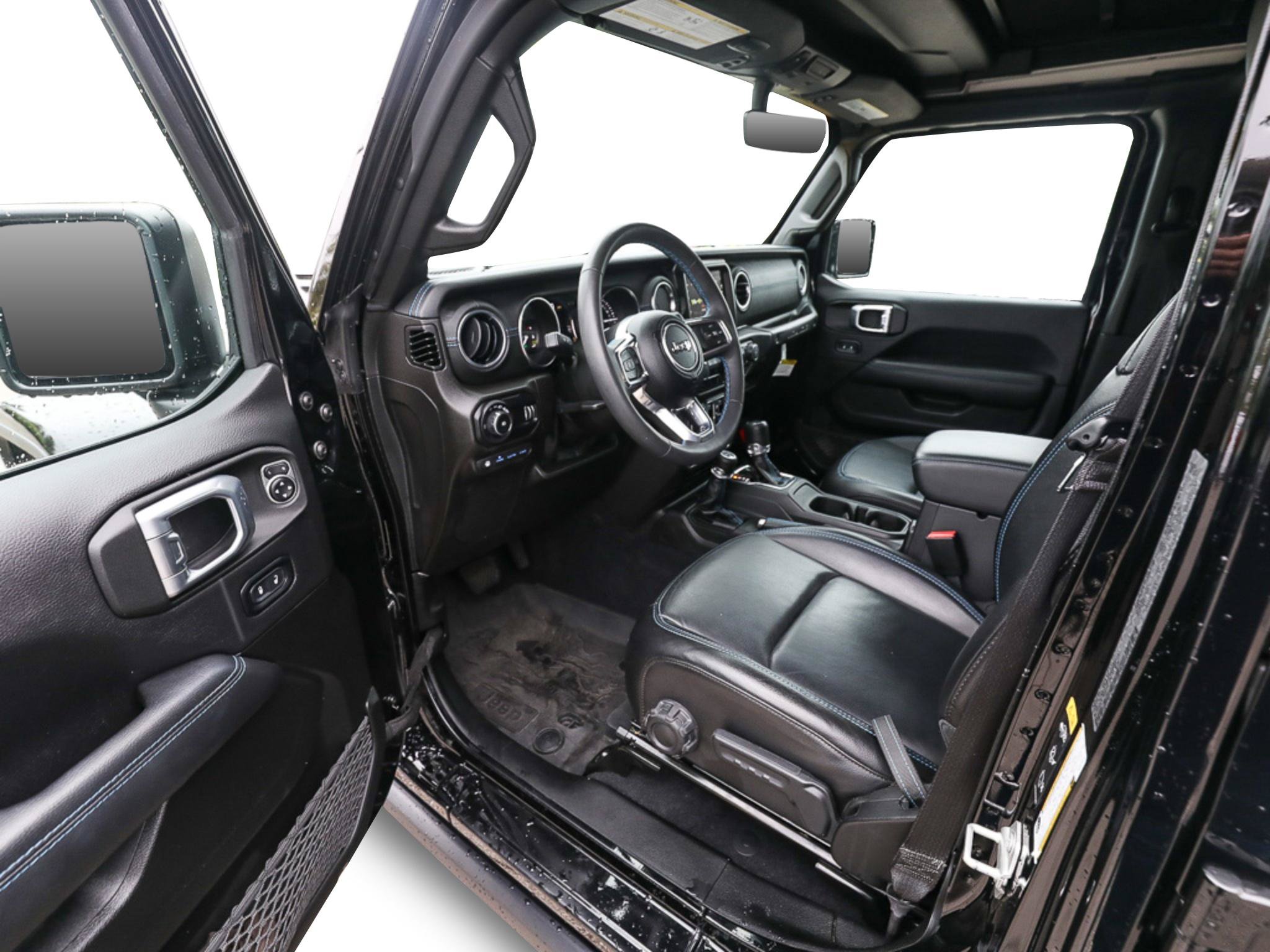 Used 2023 Jeep Wrangler Unlimited Rubicon 4xe w/ Cold Weather Group AWD/4WD image 11