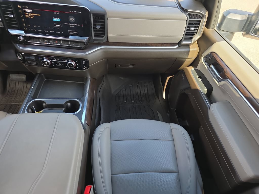 Used 2024 GMC Sierra 2500 SLT w/ SLT Premium Package AWD/4WD image 16