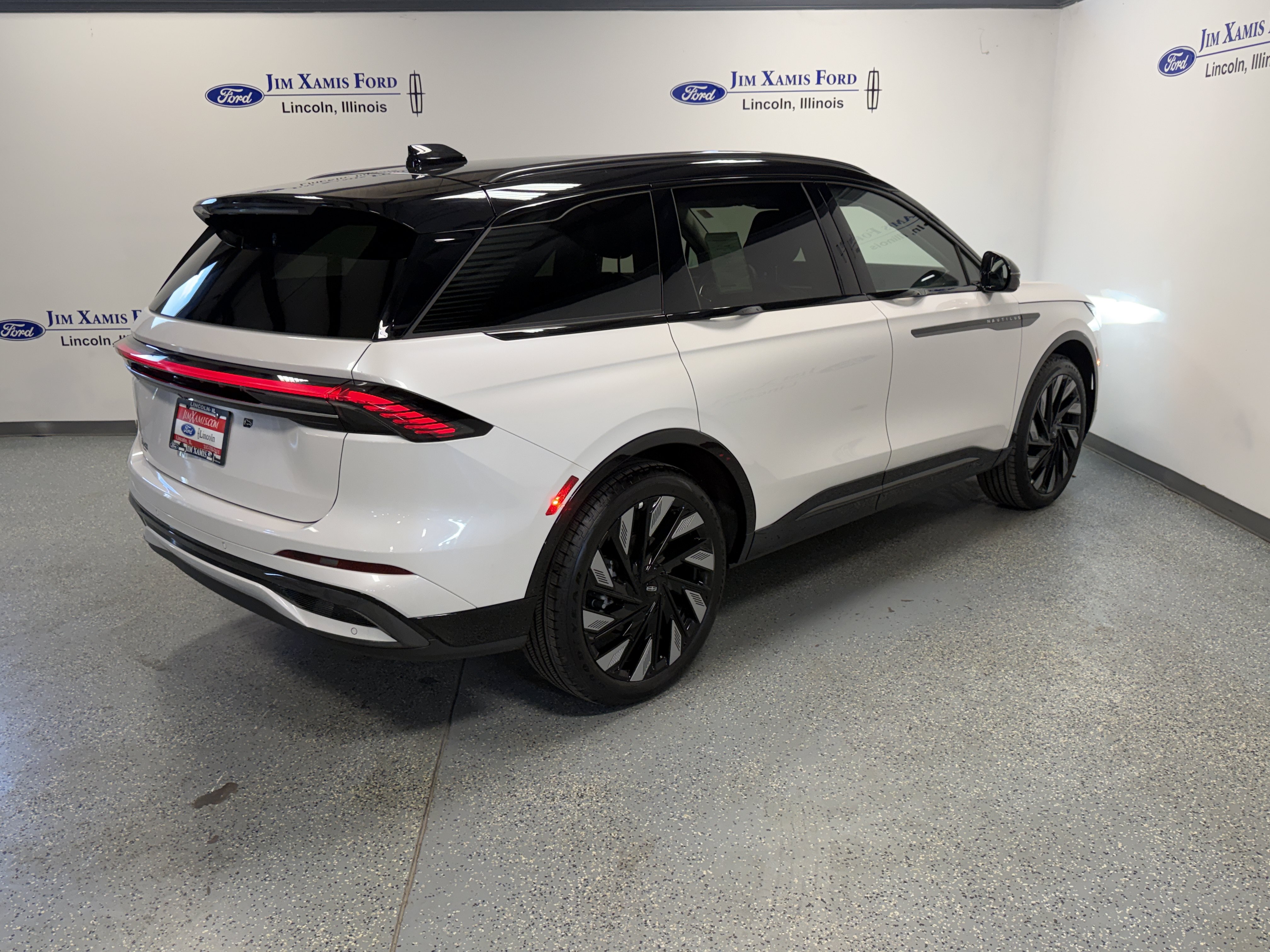 New 2026 Lincoln Nautilus Reserve w/ Jet Appearance Package AWD/4WD image 34
