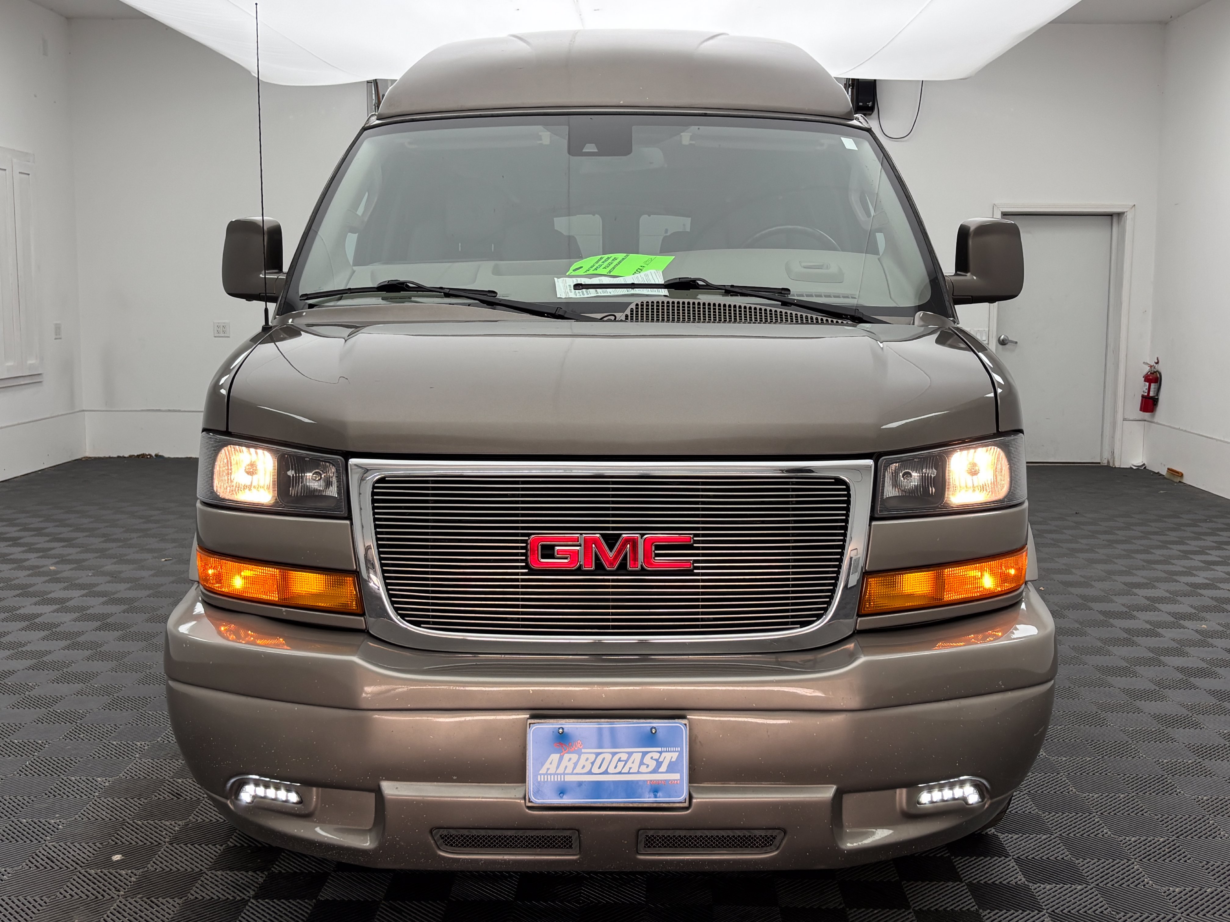 Used 2021 GMC Savana 3500 LS w/ Chrome Appearance Package RWD image 5