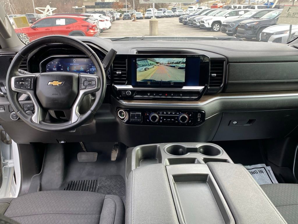 Used 2024 Chevrolet Silverado 2500 LT image 28