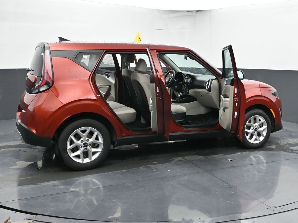 Used 2025 Kia Soul LX w/ LX Technology Package image 61