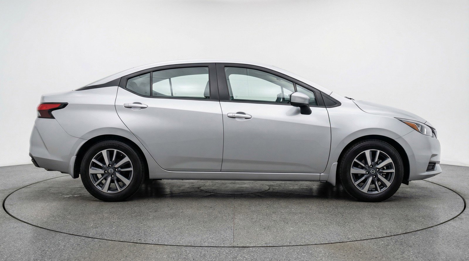 Used 2025 Nissan Versa SV image 11