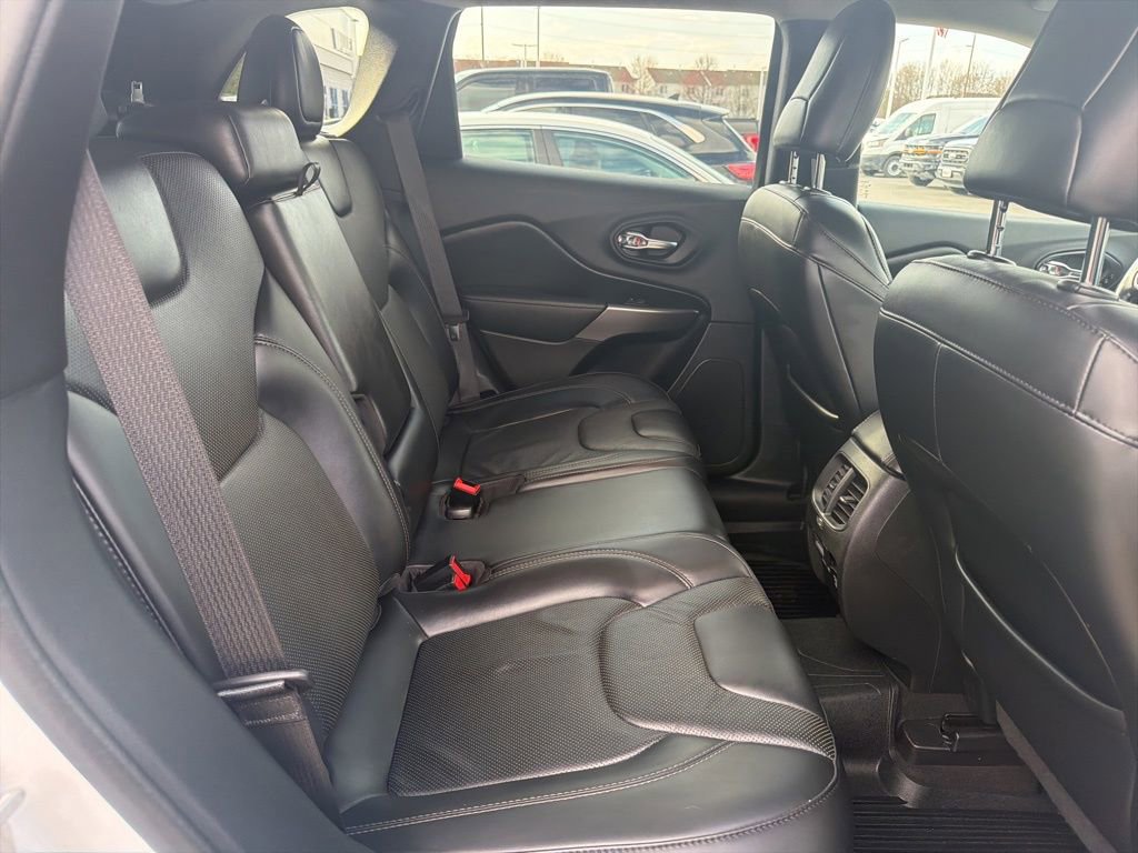 Used 2019 Jeep Cherokee Limited image 41