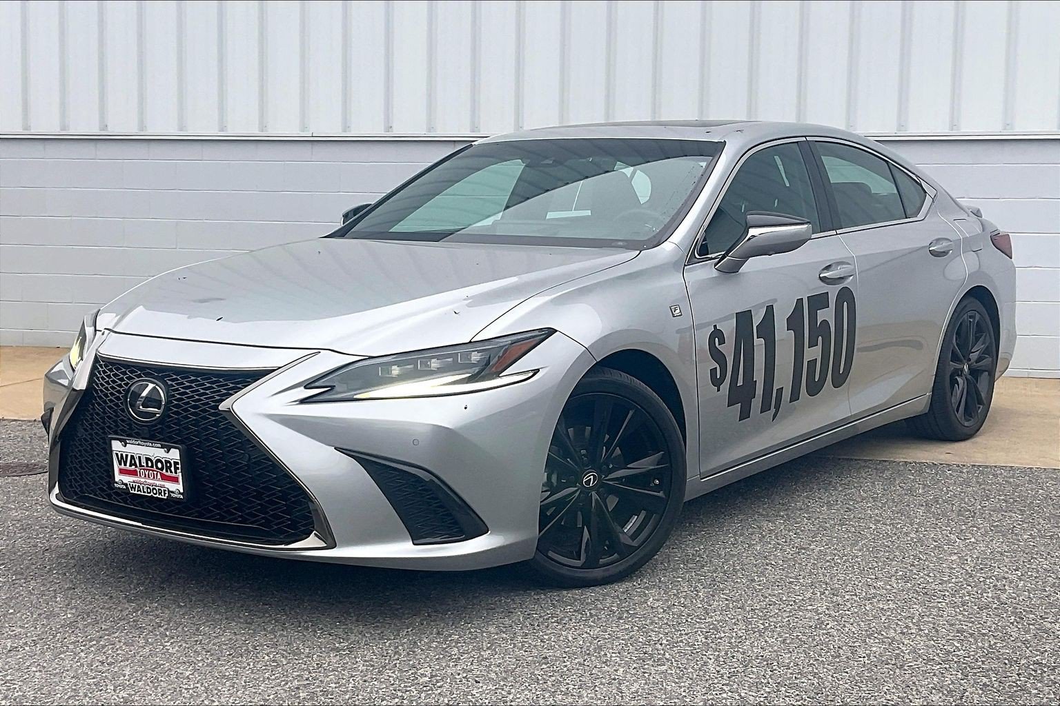 Used 2023 Lexus ES 350 F Sport FWD image 2