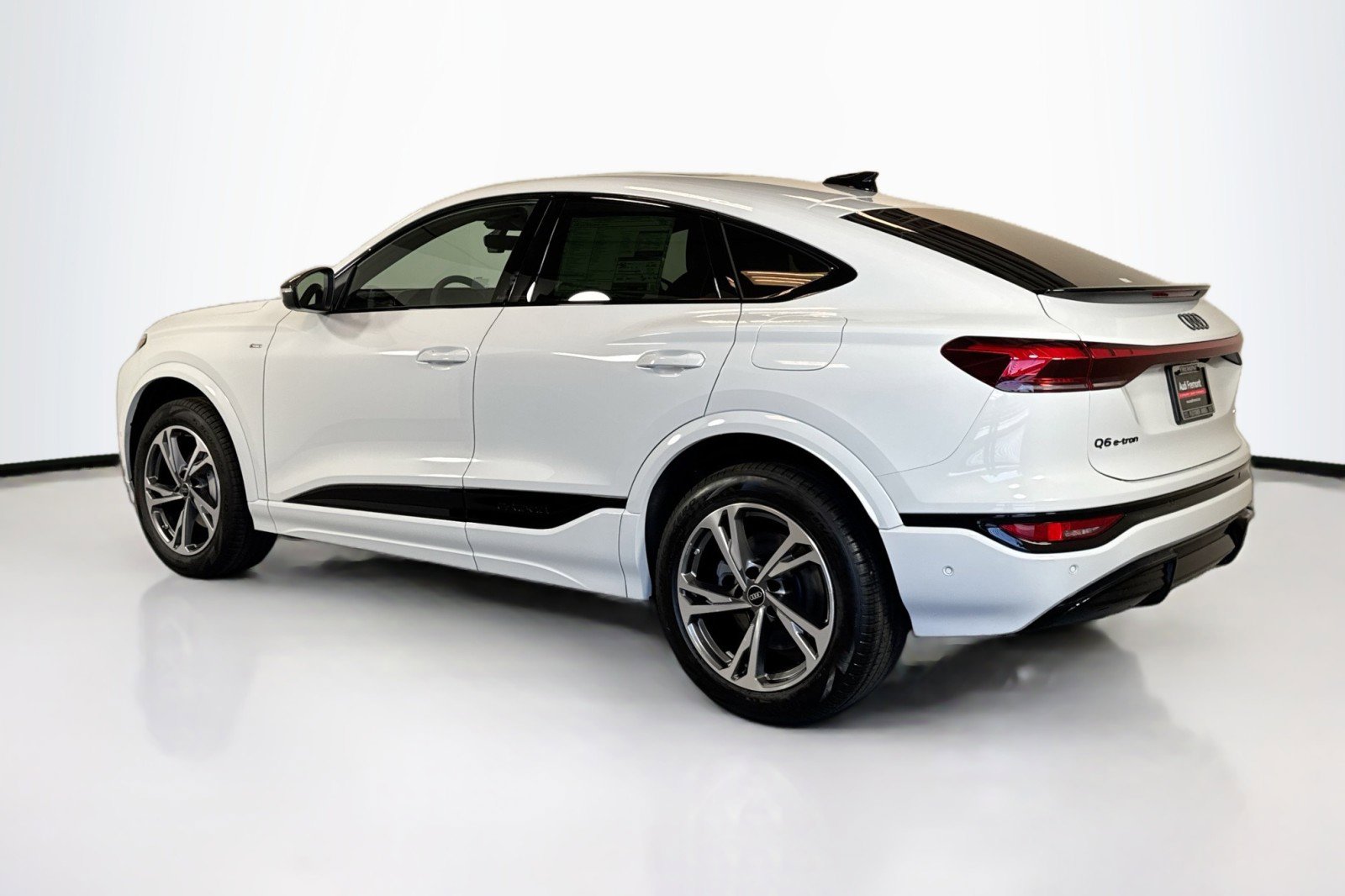 New 2027 Audi Q6 e-tron Premium Plus image 7