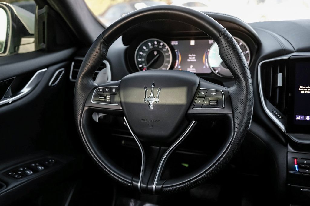 Used 2023 Maserati Ghibli Modena RWD image 15