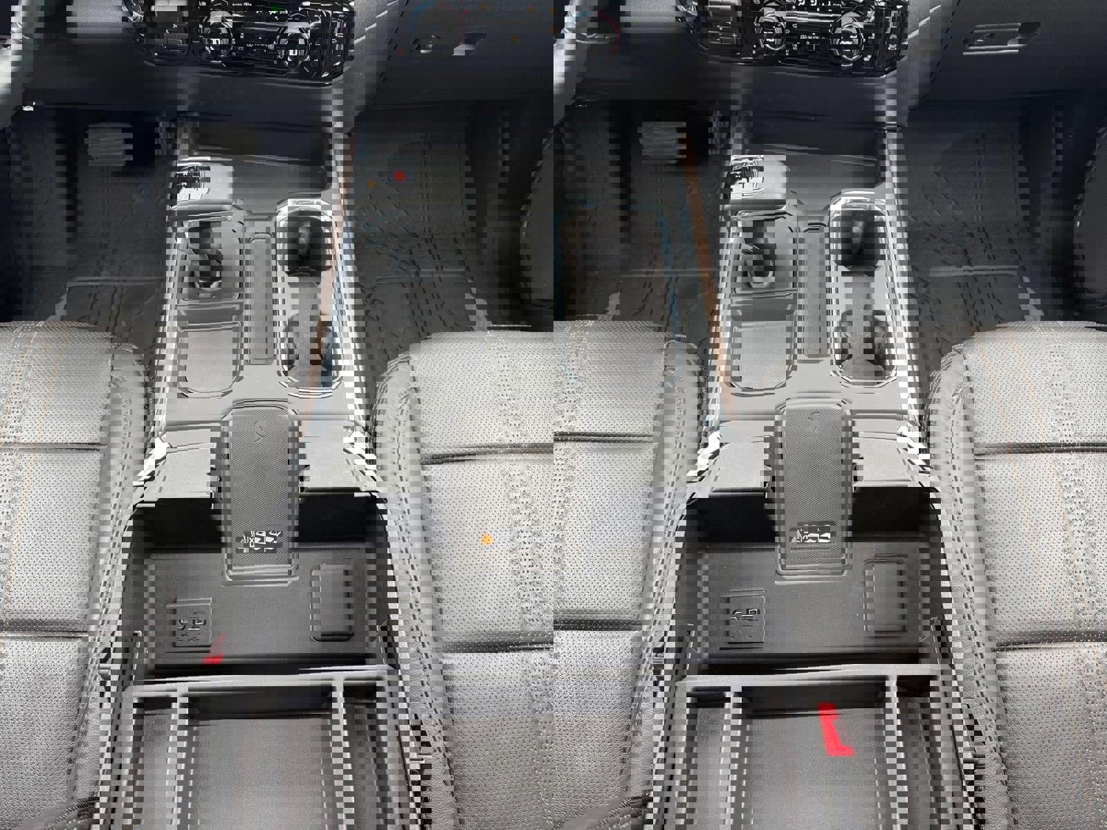 Used 2025 Chevrolet Silverado 1500 High Country w/ High Country Premium Package image 13