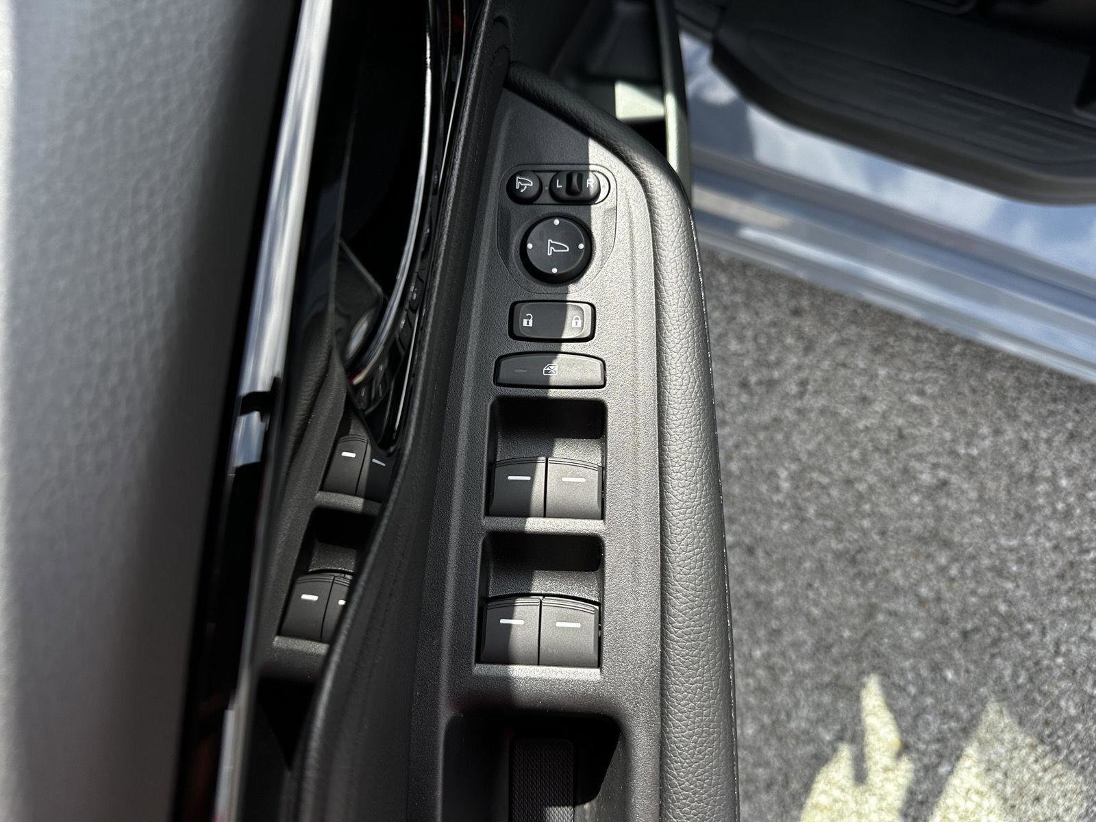 Certified 2025 Honda Odyssey Elite image 9