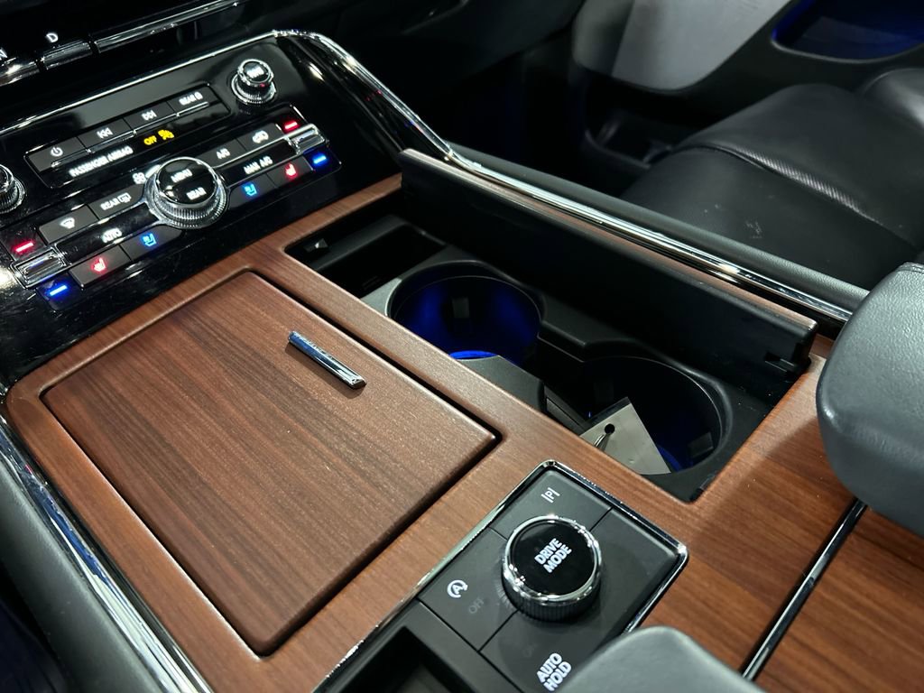 Used 2023 Lincoln Navigator Reserve image 18