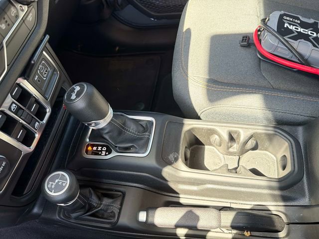 Used 2025 Jeep Wrangler Sport S image 23