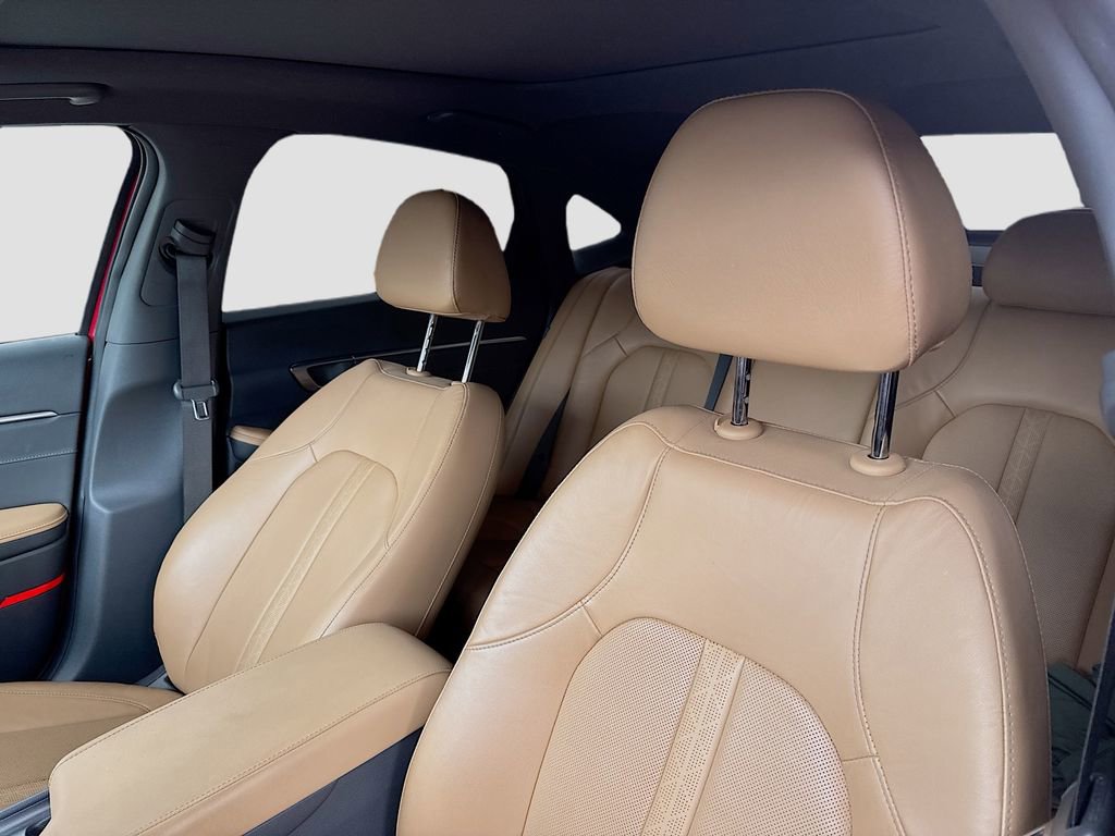 Used 2021 Hyundai Sonata Limited w/ Preferred Accessory Package image 9