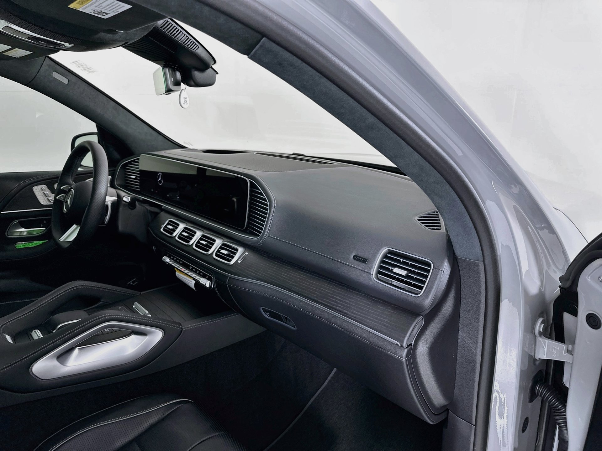 New 2026 Mercedes-Benz GLS 580 4MATIC image 34