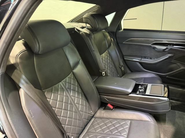 Used 2020 Audi S8 L image 30