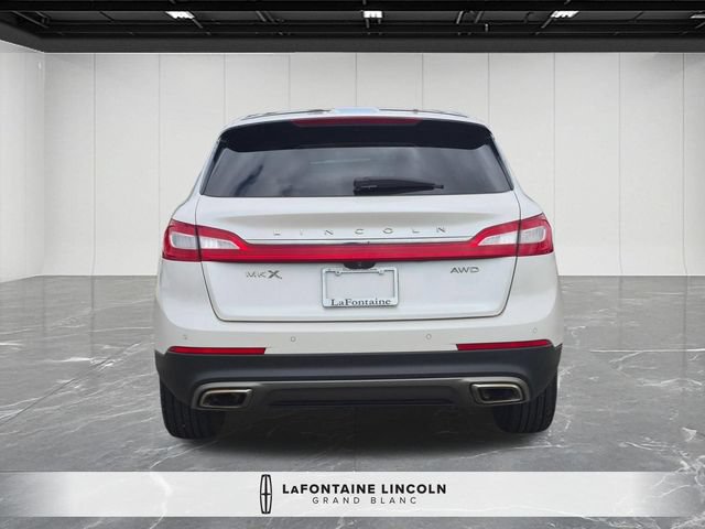 Used 2017 Lincoln MKX Select w/ Select Plus Package AWD/4WD image 4