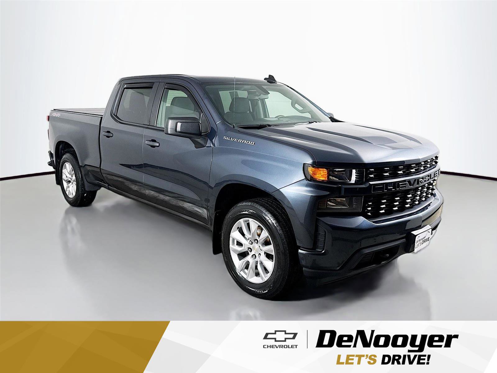 Used 2021 Chevrolet Silverado 1500 Custom image 1