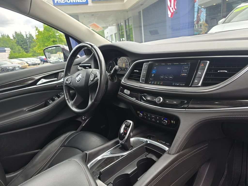 Used 2020 Buick Enclave Avenir w/ Avenir Technology Package AWD/4WD image 10