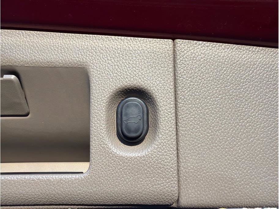 Used 2015 Chevrolet Tahoe LT image 8