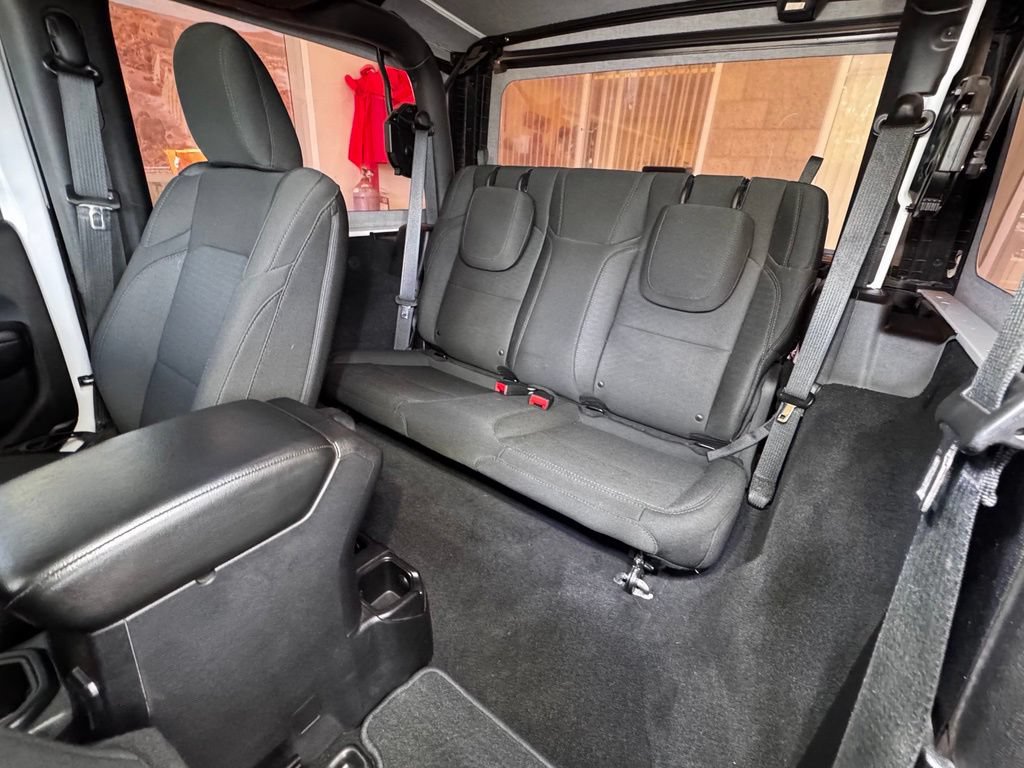 Used 2018 Jeep Wrangler Sport AWD/4WD image 39