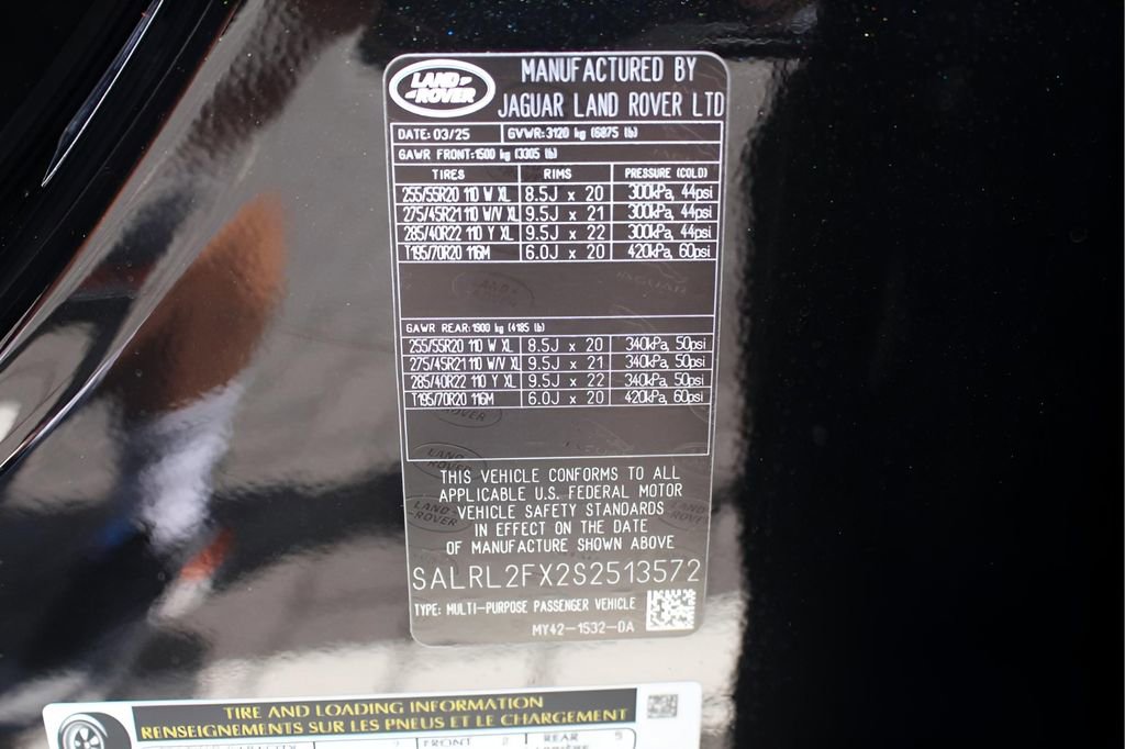 New 2025 Land Rover Discovery Dynamic SE image 28