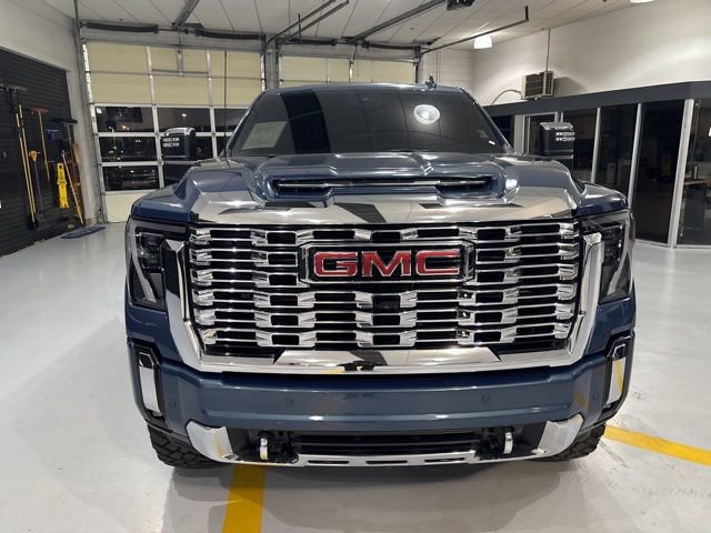 Used 2024 GMC Sierra 2500 Denali w/ Denali Reserve Package image 3