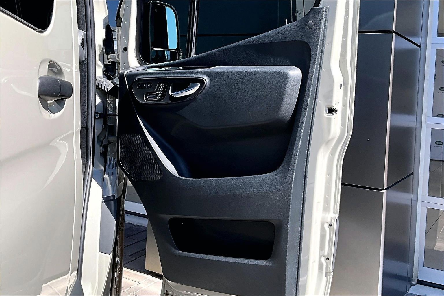 Used 2024 Mercedes-Benz Sprinter 2500 image 24