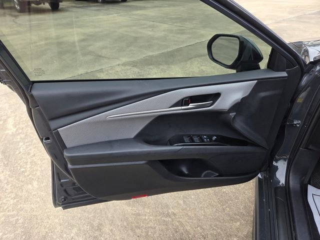 Used 2025 Toyota Camry SE image 22