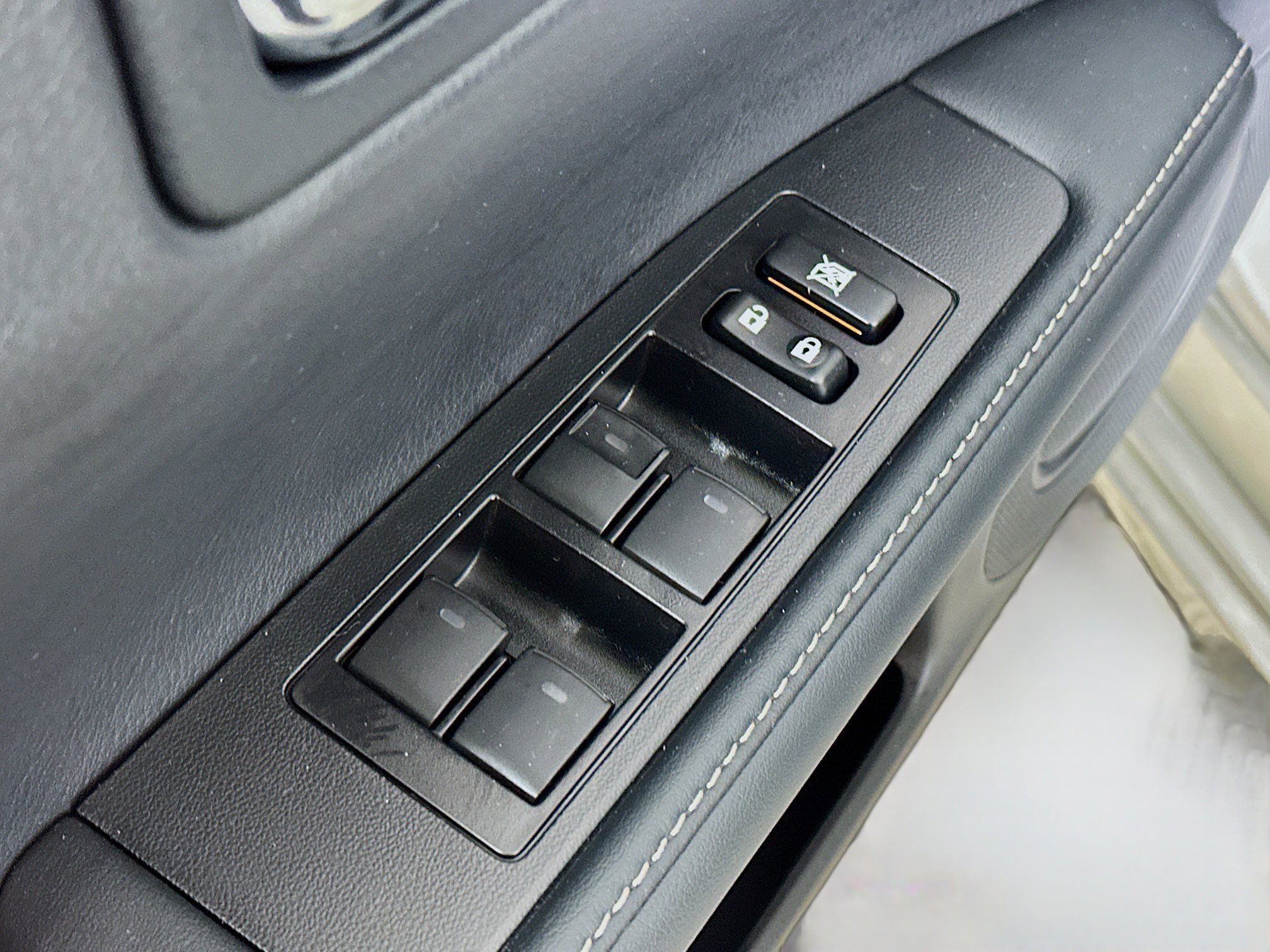 Used 2015 Lexus ES 300h w/ Navigation System Package FWD image 18