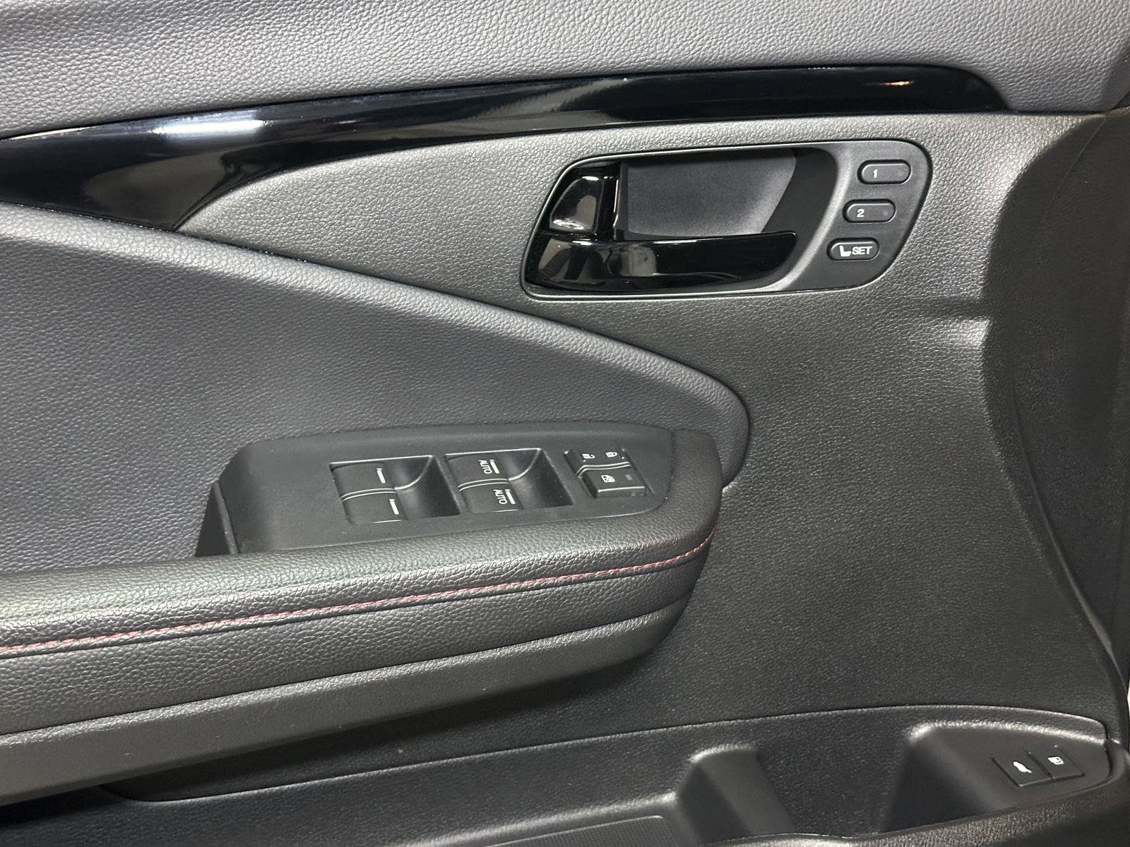 Certified 2024 Honda Passport Black Edition image 21