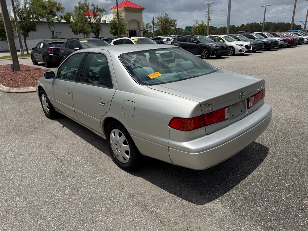 Used 2000 Toyota Camry LE FWD image 7