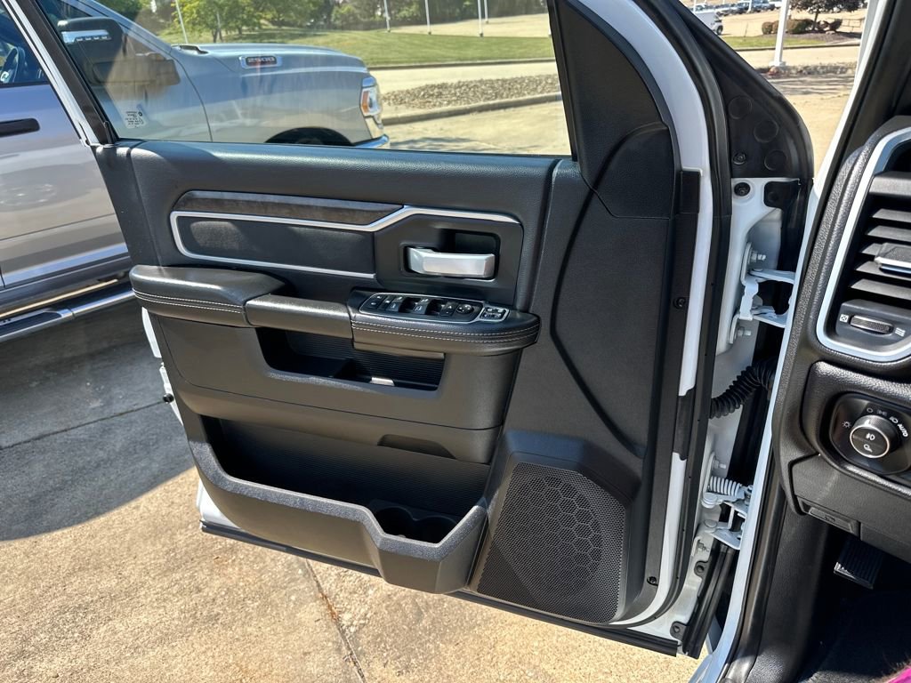 Used 2024 RAM 3500 Big Horn image 38