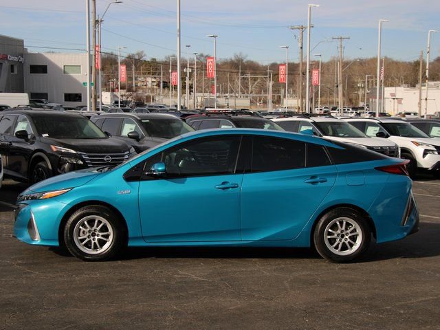 Used 2018 Toyota Prius Prime Premium w/ Carpet Mat Package image 2