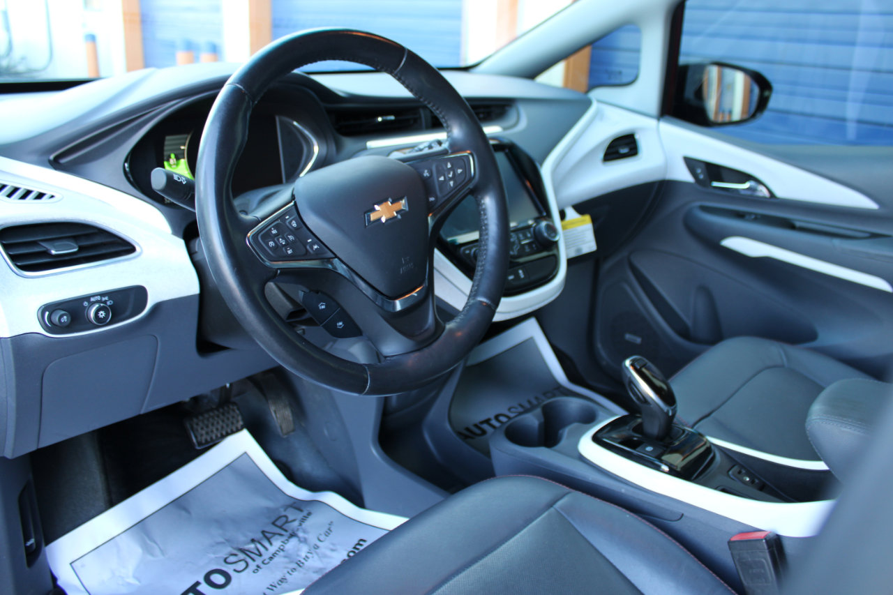 Used 2020 Chevrolet Bolt Premier w/ Infotainment Package image 12