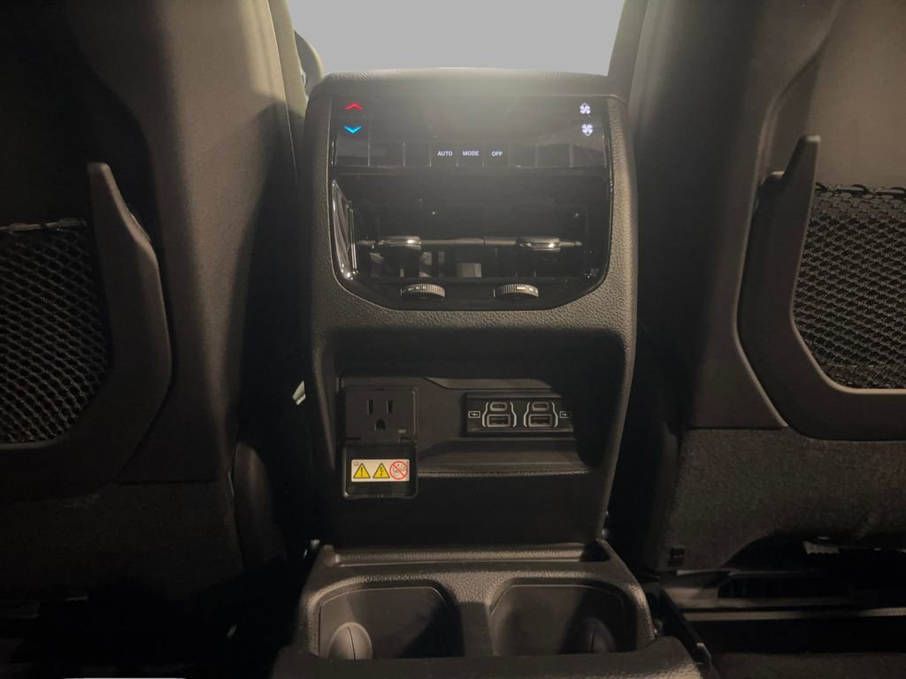 New 2025 Jeep Grand Cherokee L Altitude image 15