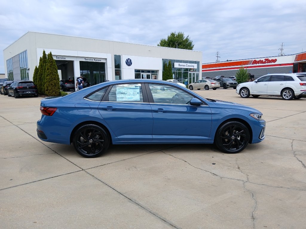 New 2027 Volkswagen Jetta SE FWD image 8