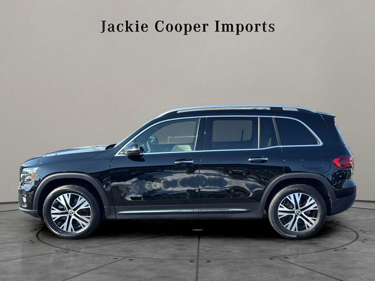 New 2026 Mercedes-Benz GLB 250 4MATIC image 2