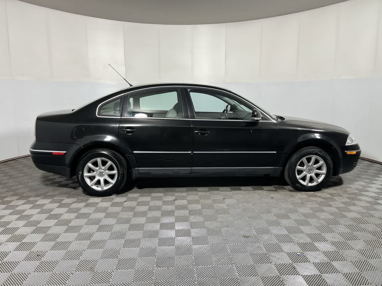 Used 2004 Volkswagen Passat GLS FWD image 9