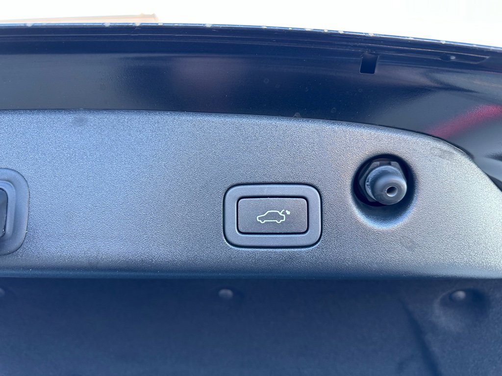 Used 2015 Jaguar XJ L Portfolio image 35