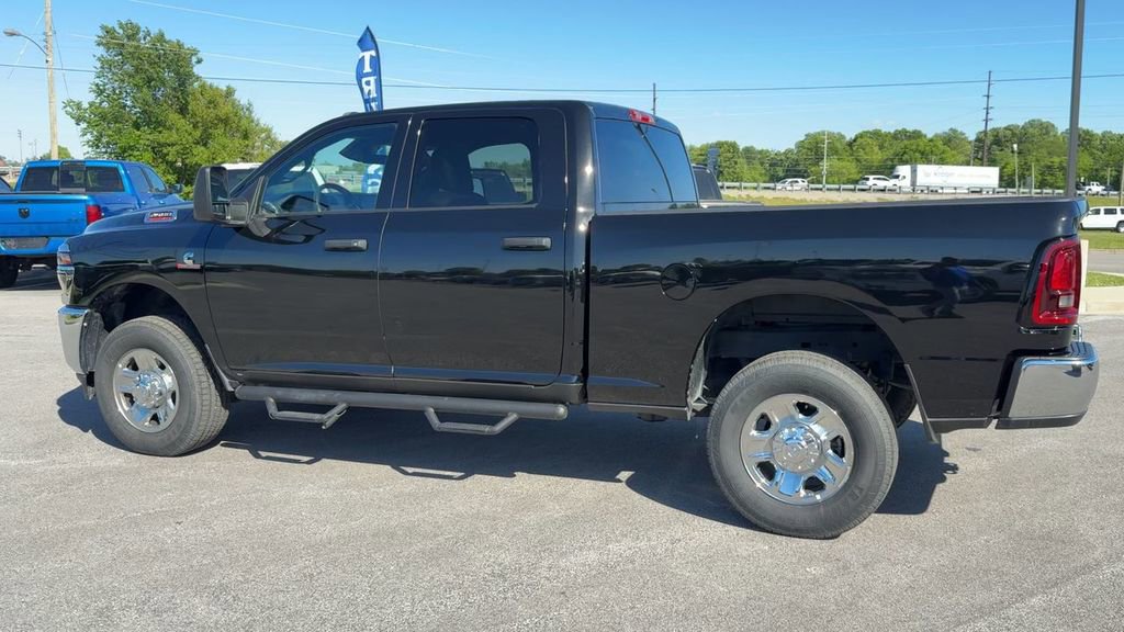 Used 2025 RAM 2500 Tradesman w/ Chrome Appearance Group AWD/4WD image 4