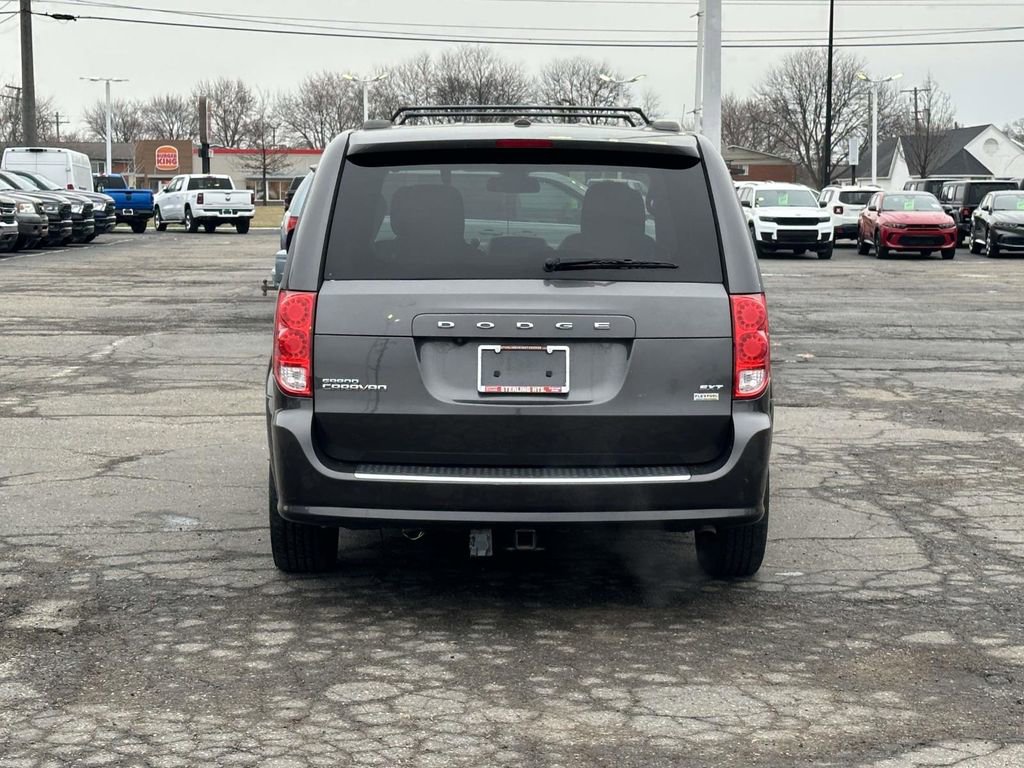 Used 2019 Dodge Grand Caravan SXT image 5