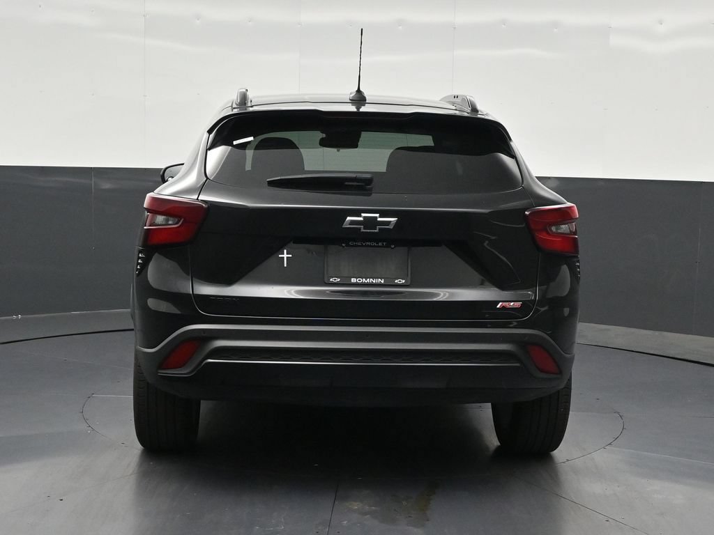 Used 2025 Chevrolet Trax RS w/ Sunroof Package FWD image 4