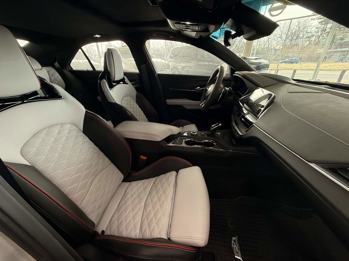 Used 2023 Cadillac CT4 V Blackwing w/ Driver Assist Package RWD image 78