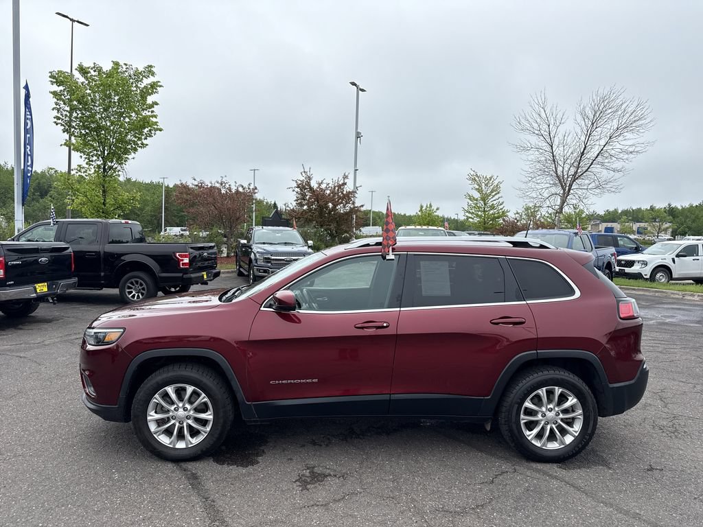 Used 2019 Jeep Cherokee Latitude w/ Cold Weather Group AWD/4WD image 9