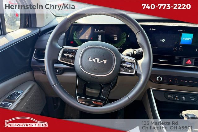 Used 2025 Kia Carnival image 7