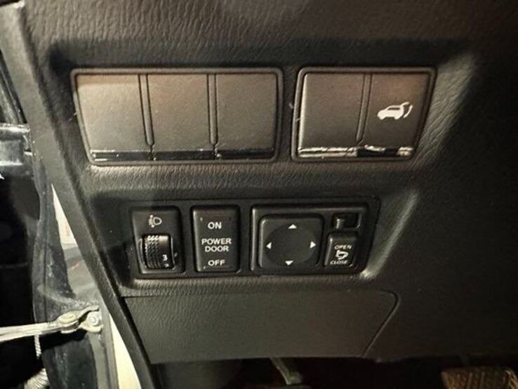 Used 2011 INFINITI QX56 2WD w/ Theater Pkg image 27