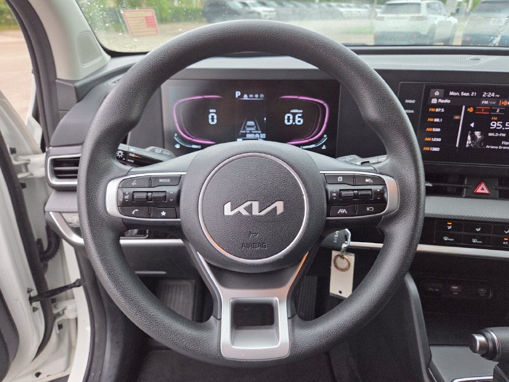 Used 2024 Kia Sportage LX FWD image 32