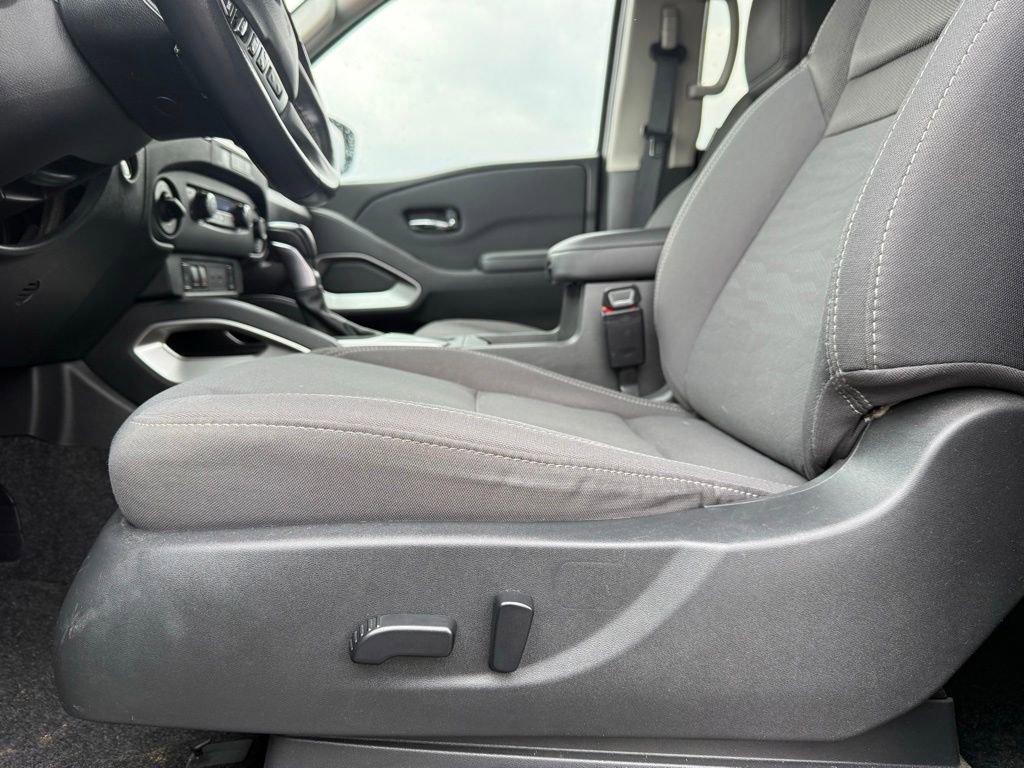 Used 2024 Nissan Frontier SV w/ SV Convenience Package AWD/4WD image 9