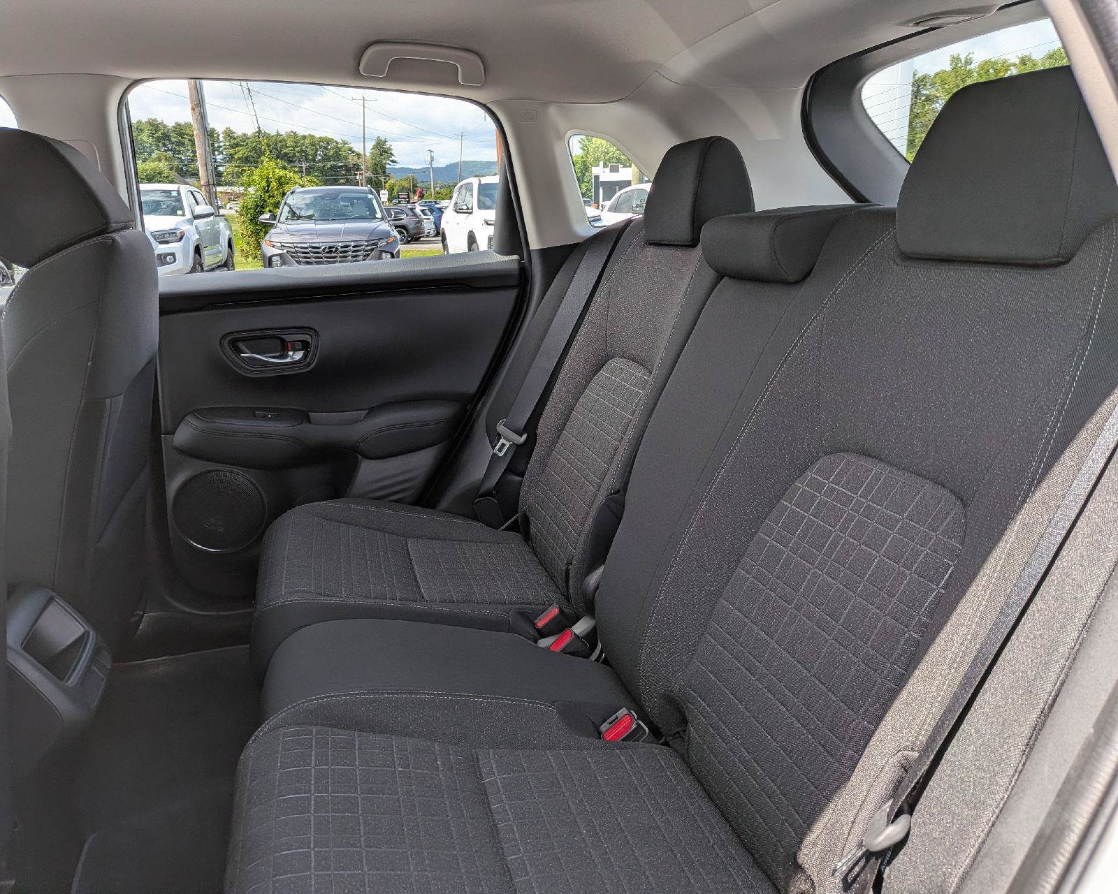 Certified 2025 Honda HR-V LX image 21